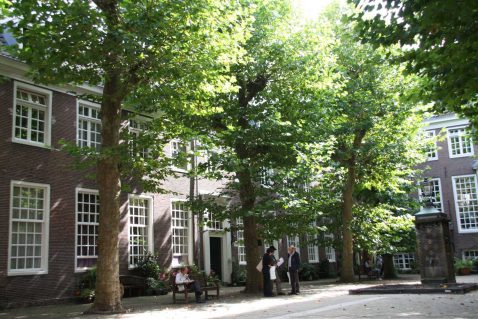 2014-12/118 mb100911 hof.jpg