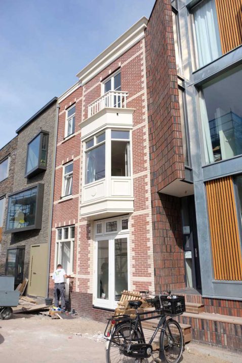 2017-11/566-voorgvl-bijna-lr-7062