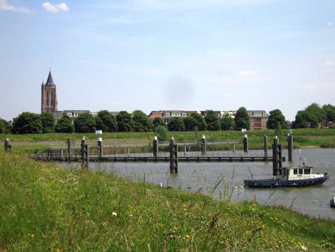 zicht op den Haan terrein aan de Courtine