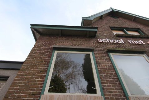 school met de Bijbel gerenoveerd
